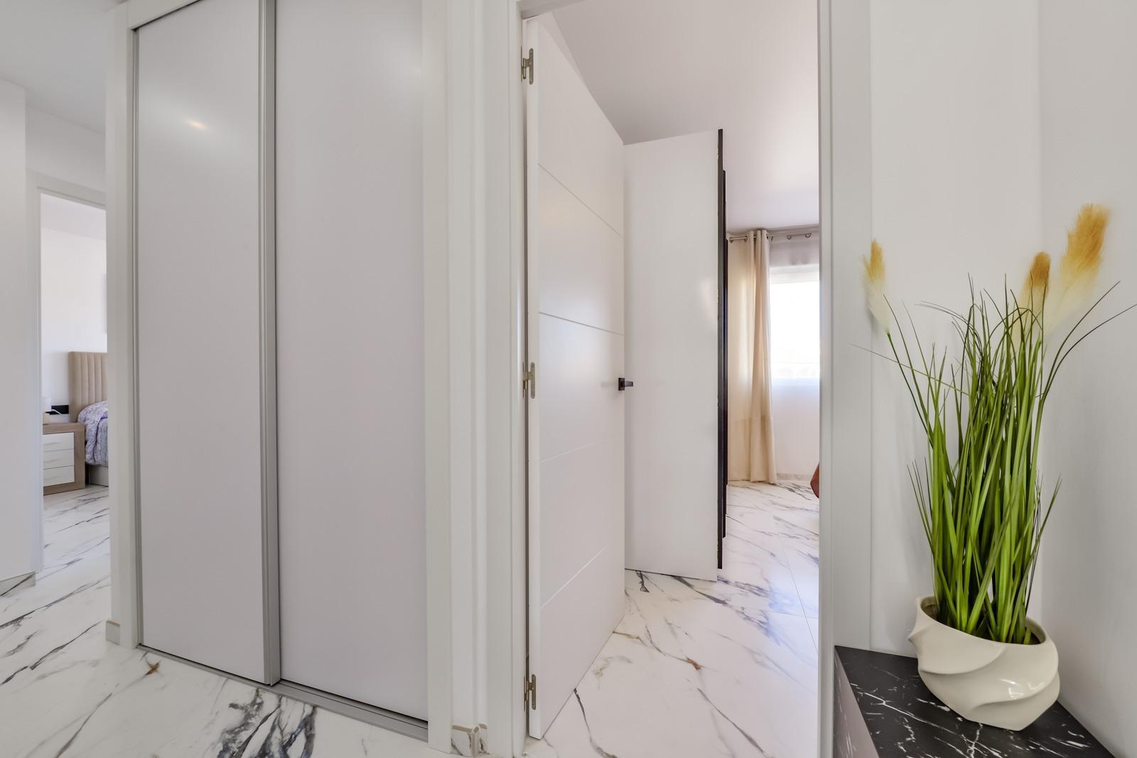 3-Bedroom Penthouse in the Heart of Calpe with Pool — photo 16
