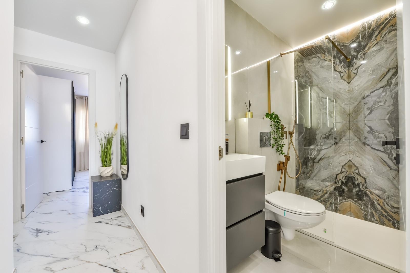 3-Bedroom Penthouse in the Heart of Calpe with Pool — photo 20