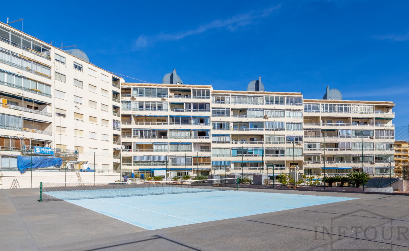 3-Bedroom Penthouse in the Heart of Calpe with Pool — photo 28