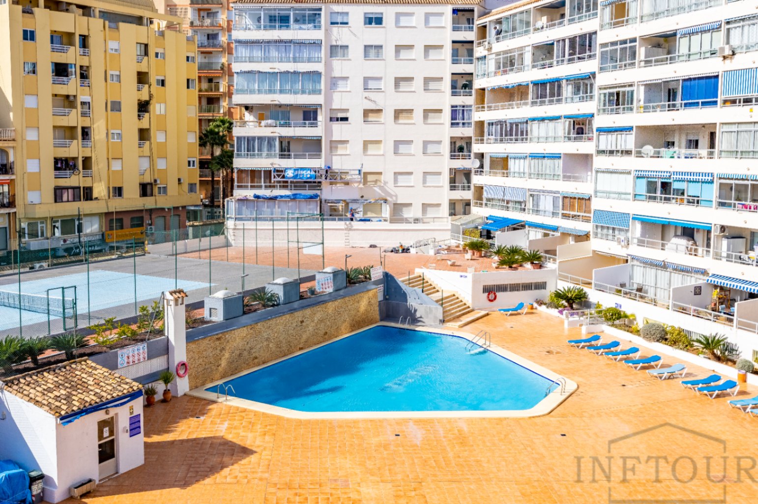 3-Bedroom Penthouse in the Heart of Calpe with Pool — photo 30