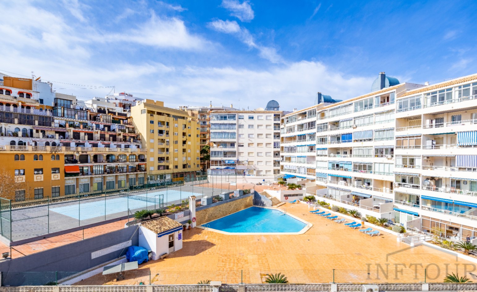 3-Bedroom Penthouse in the Heart of Calpe with Pool — photo 31