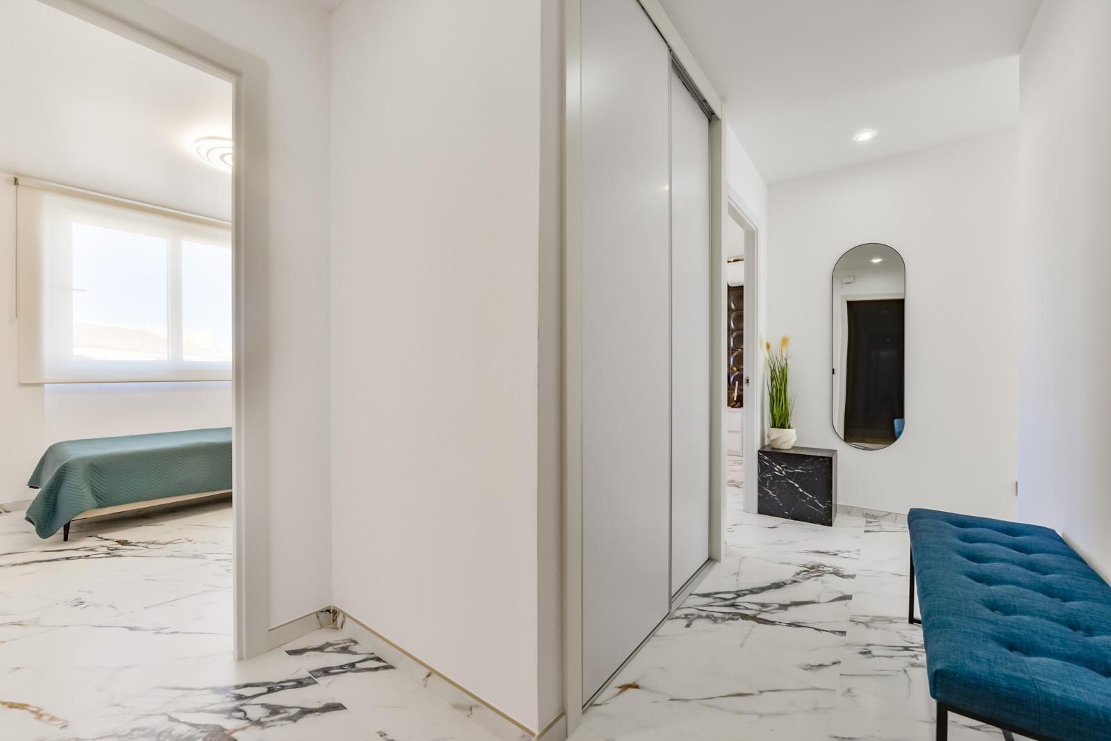 3-Bedroom Penthouse in the Heart of Calpe with Pool — photo 9