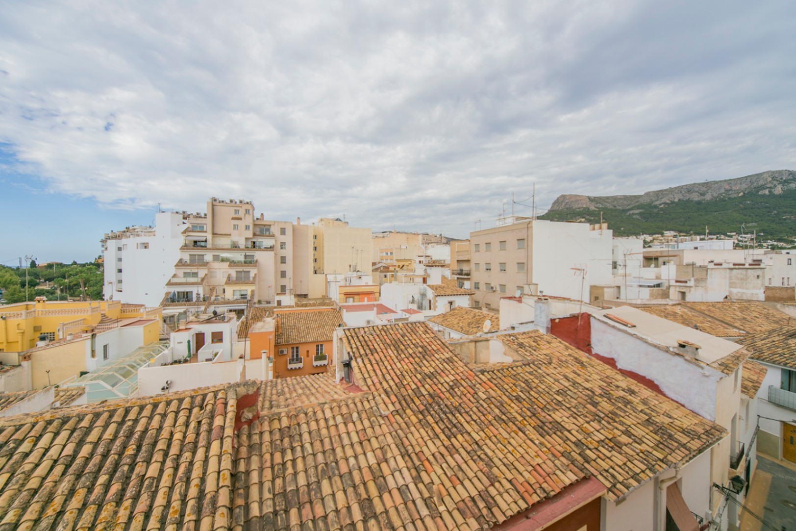 Budynek na sprzedaż w Calpe, 3 pokoje i 2 łazienki. — zdjęcie 10