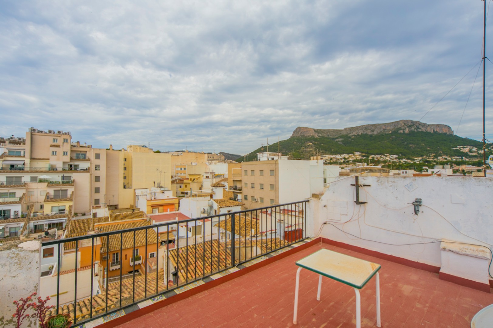 Budynek na sprzedaż w Calpe, 3 pokoje i 2 łazienki. — zdjęcie 13
